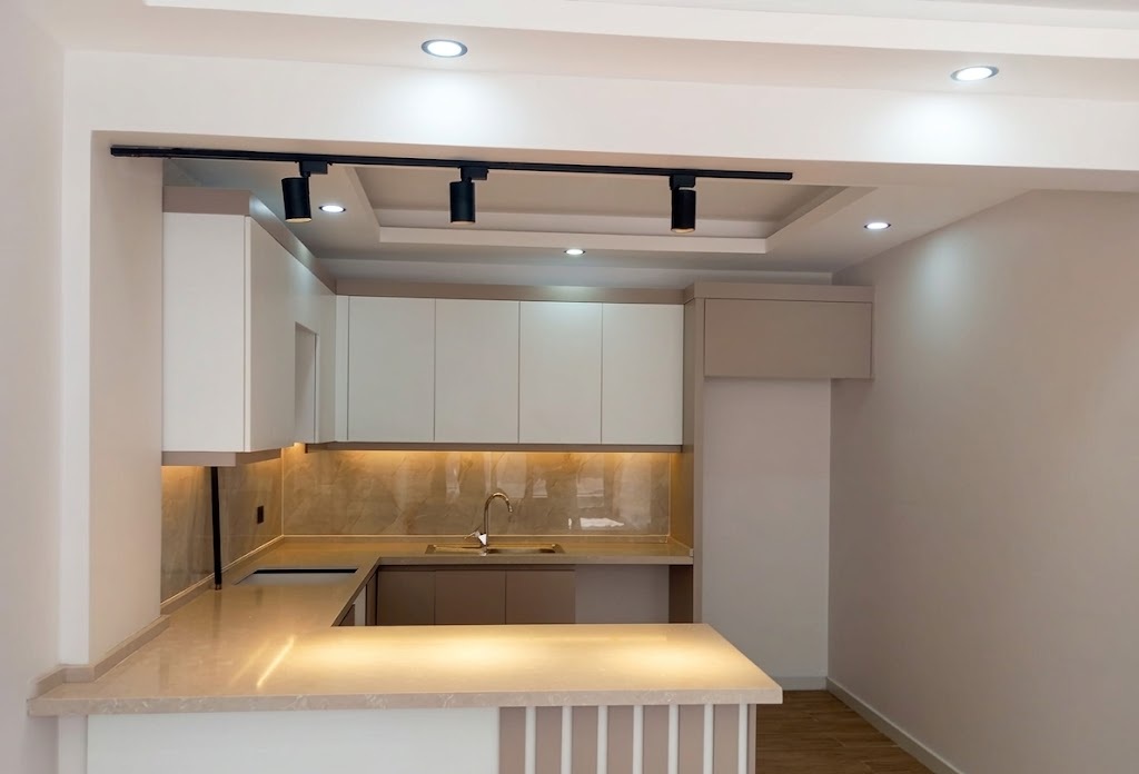 Villakent Koru Villa Sitesi’nde Havuz Manzaralı Lüks 2+1 Daire